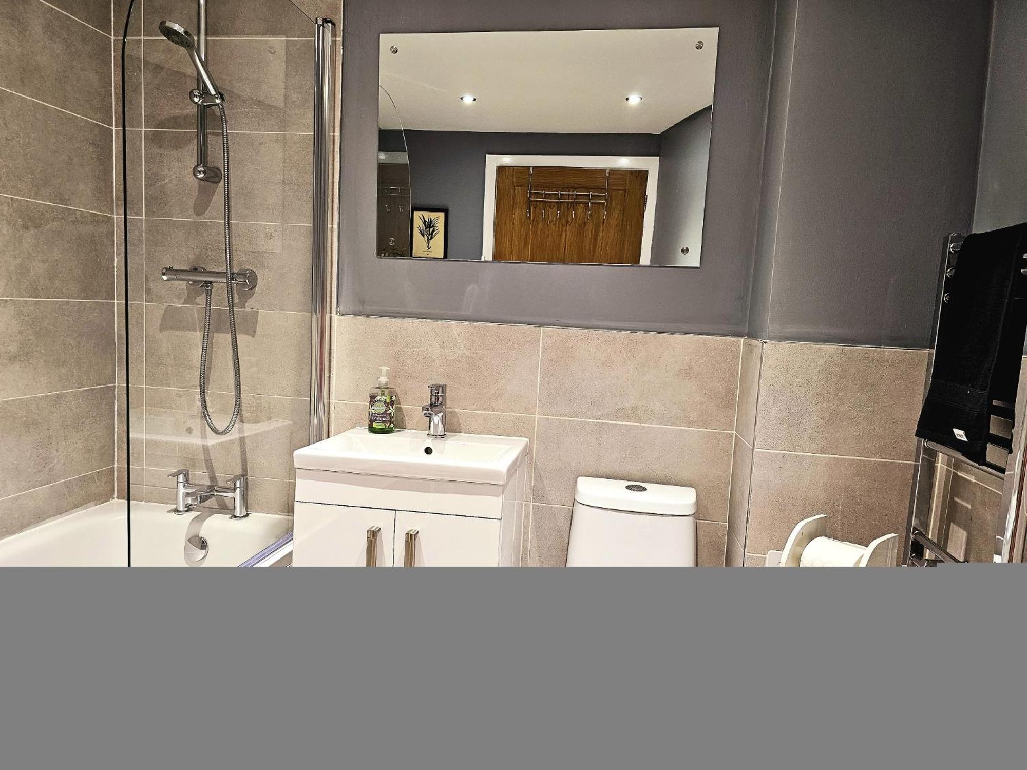 Homebird Property - Epsom Apartment Harrogate Extérieur photo