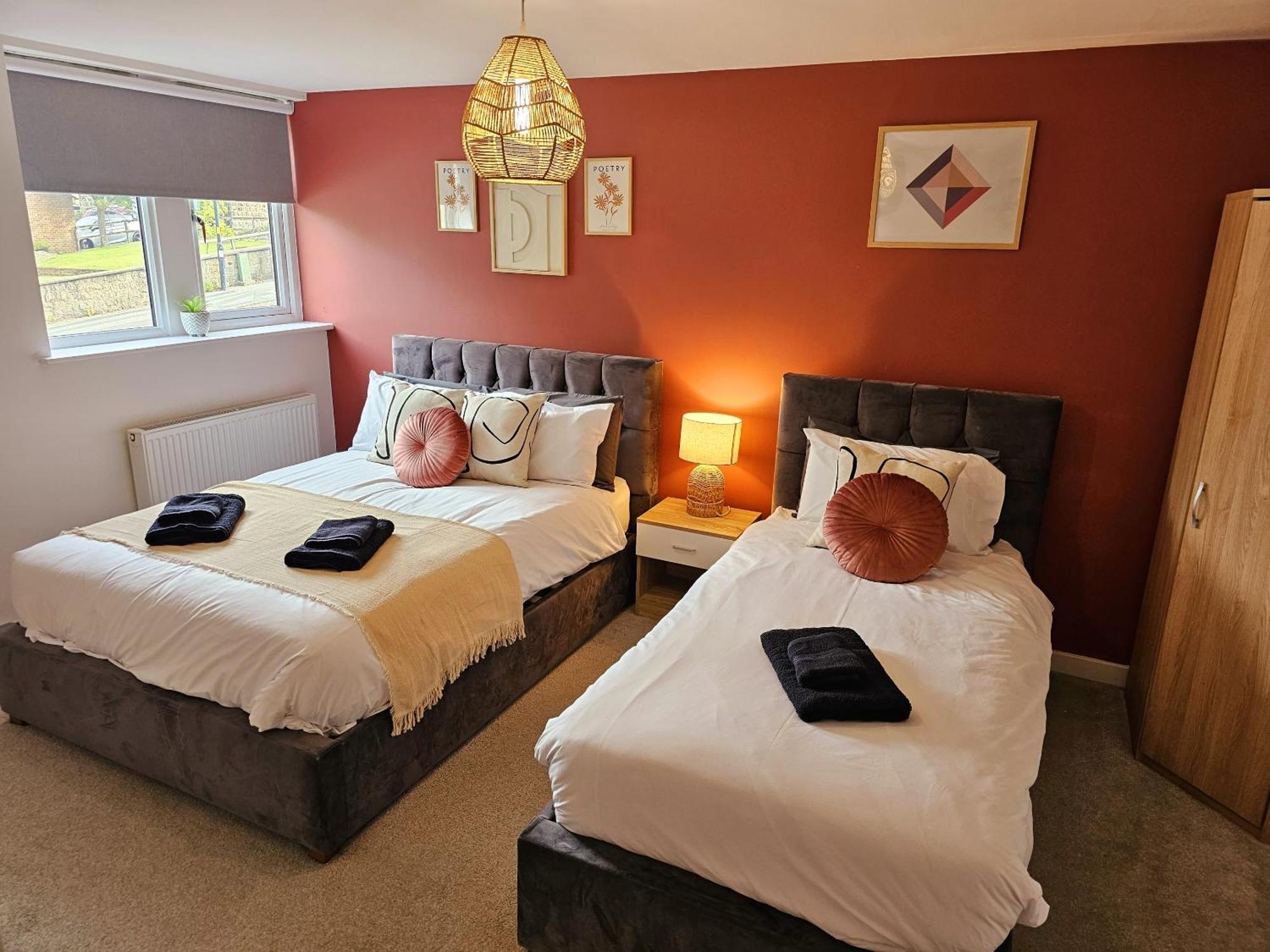 Homebird Property - Epsom Apartment Harrogate Extérieur photo